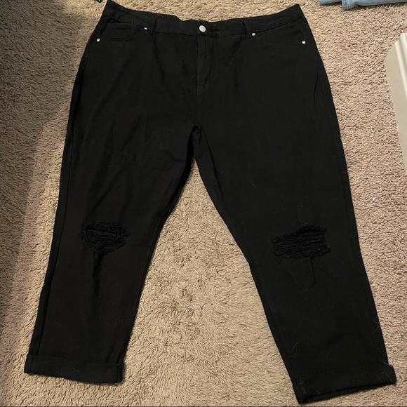 Denim - Plus Sized Knee Ripped Jeans